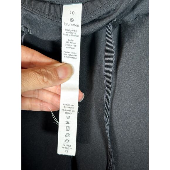 Lululemon Women’s Size 10 Black Crop Leggings With Side Pockets Mid/High Rise - Picture 5 of 11